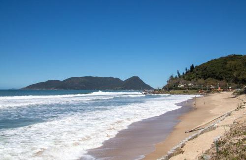 Morro das Pedras Apartamento | Apartamento com Vista Mar e Acesso a Praia YY4578