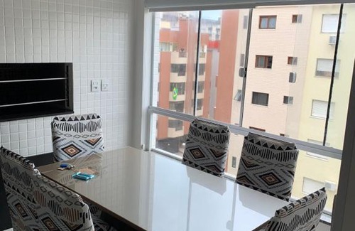 Capao da Canoa Apartamento | Apartamento completo com ótima localização