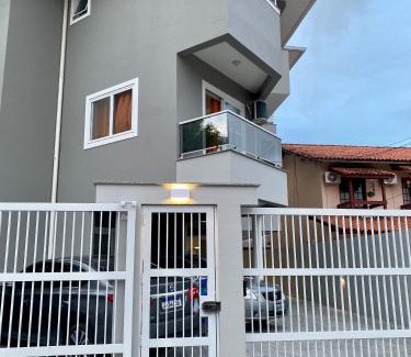Cachoeira do Bom Jesus Apartamento | Apartamento Completo Próximo a Praia - Residencial Vieira