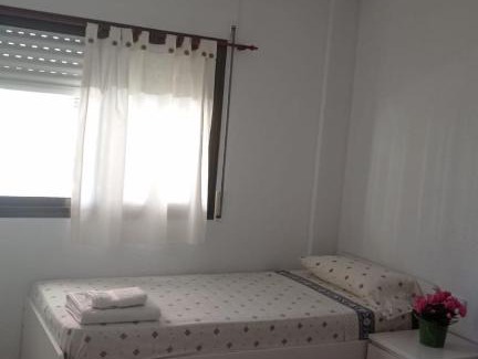 La Pineda Apartamento | Apartamento con amplia terraza, ideal familias
