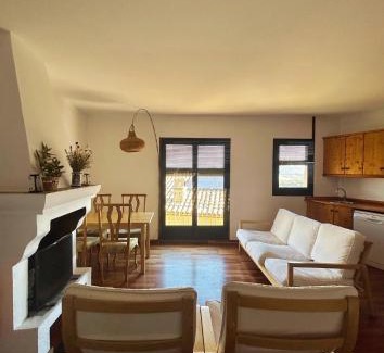 Montsonis Apartamento | Apartamento con chimenea - Golfes Cal Gravat