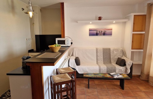 Torredembarra Apartamento | Apartamento con vistas al mar y balcón