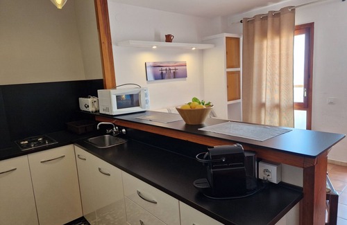 Torredembarra Apartamento | Apartamento con vistas al mar y balcón