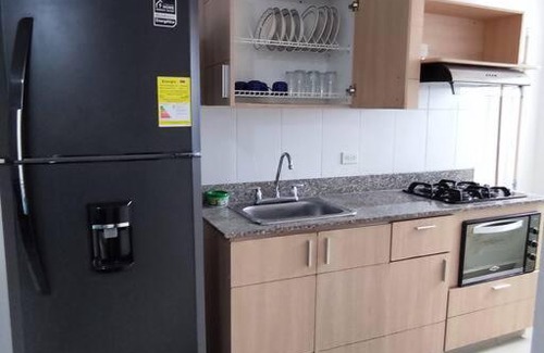 Sabaneta Apartamento | Apartamento con piscina, frente a CC Mayorca