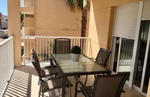 Daimuz Apartamento | APARTAMENTO CON TERRAZA, VISTAS AL MAR Y PISCINA