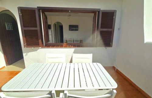 Sant Jaume Mediterrani Apartamento | Apartamento con terraza y vistas al mar en Son Bou
