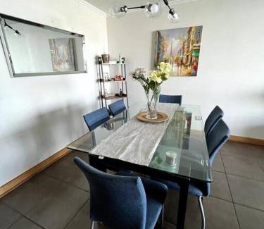 Cavancha Apartamento | apartamento con vista al mar y piscina.