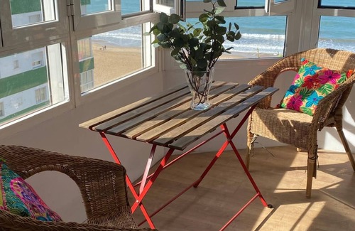 Cádiz Apartamento | Apartamento con vistas a Playa. Ideal para Familias