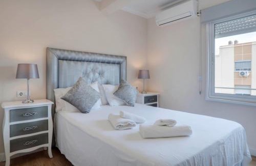 Bailen-Miraflores Apartamento | Apartamento con vistas a la catedral a 15 minutos del centro