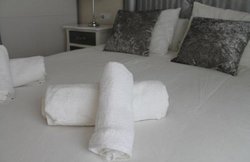 Bailen-Miraflores Apartamento | Apartamento con vistas a la catedral a 15 minutos del centro
