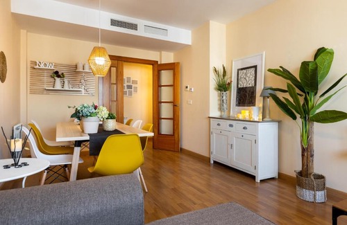 Figares Apartamento | APARTAMENTO CRIS II,EMIR 1-PISCINA GYM & PARKING, parque de las ciencias