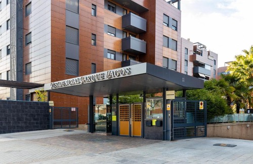 Figares Apartamento | APARTAMENTO CRIS II,EMIR 1-PISCINA GYM & PARKING, parque de las ciencias