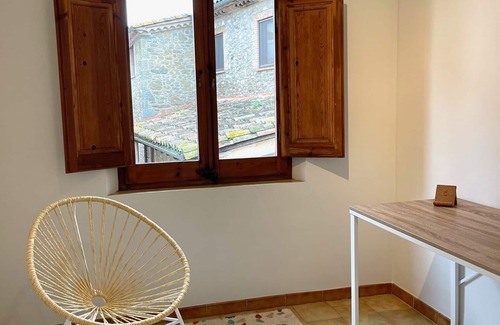 Mieras Apartamento | Apartamento dúplex reformado en casa rural de pueblo, ideal familias.
