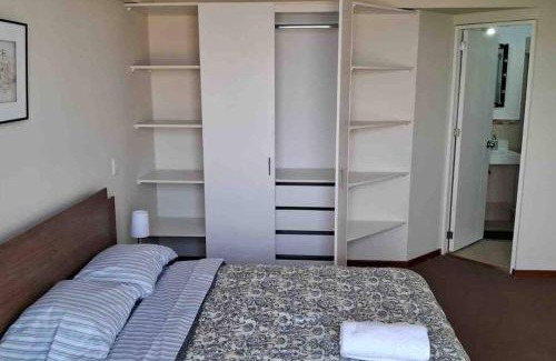 San Miguel Apartamento | apartamento de estreno con balcón frente al mar.