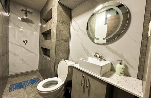 Baños de Agua Santa Apartamento | Apartamento Moderno Ideal Para Familias, en el Centro de la Ciudad