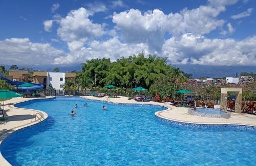 La Tebaida Apartamento | Apartamento Eje Cafetero - hermosa vista a piscinas