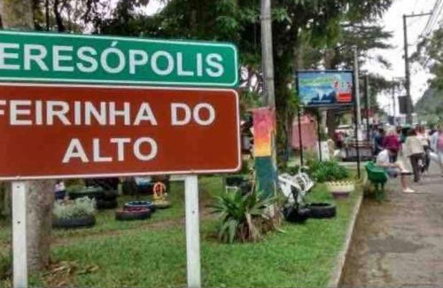 Alto Apartamento | Apartamento em ALTO TERESÓPOLIS ao lado da feirinha