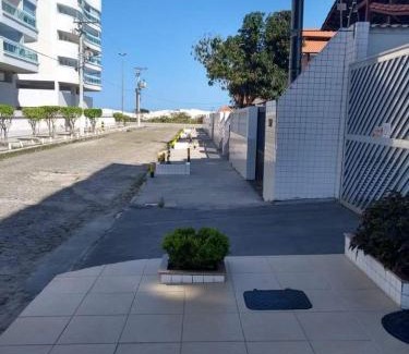 Algodoal Apartamento | Apartamento em Cabo Frio a 50 metros da praia Quase em frente à praia