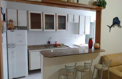 Algodoal Apartamento | Apartamento em Cabo Frio a 50 metros da praia Quase em frente à praia