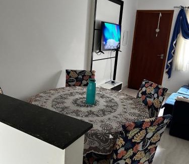 Vista Linda Apartamento | Apartamento em Condomínio Beverly Hills Praia de Vista Linda - Bertioga com Estacionamento e Piscina