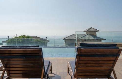 Itacolomi Apartamento | Apartamento em condomínio HOME CLUB, ar-condicionado, cozinha completa, PISCINA e JACUZZI aquecida, SAUNA, ACADEMIA, quadra de esportes playground infantil, salão de jogos a 40m da PRAIA e 15min do Beto Carreiro