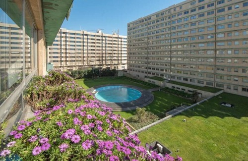 Aldoar Condominio | Apartamento em Frente à Praia em Condomínio com Piscina