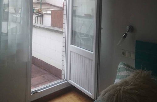 Distrito Oeste Apartamento | Apartamento en Gijón con terraza a 800 metros de Playa del Arbeyal
