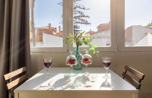 Pedregalejo Playa Apartamento | Apartamento en la Playa en Paseo Maritimo