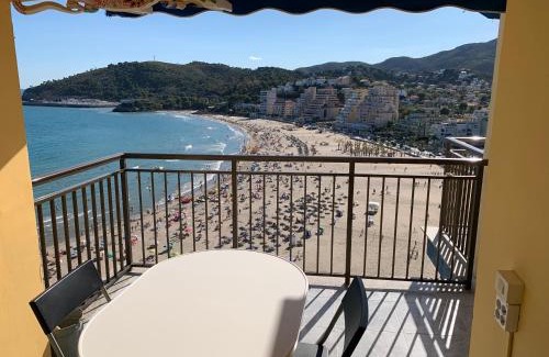 Oropesa del Mar Apartamento | Apartamento en primerísima línea de playa con espectaculares vistas Netflix, Prime y Disney