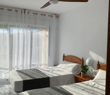 Oropesa del Mar Apartamento | Apartamento en primerísima línea de playa con espectaculares vistas Netflix, Prime y Disney