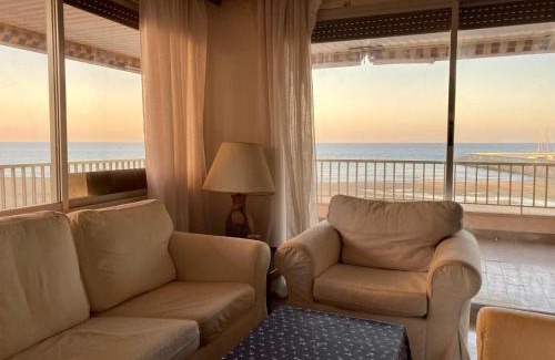 El Roc de Sant Gaieta Apartamento | Apartamento en primera línea de mar