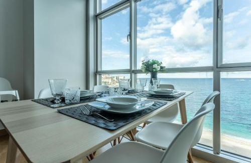 La Coruna Apartamento | APARTAMENTO EN PRIMERA LINEA DE PLAYA RiAZOR