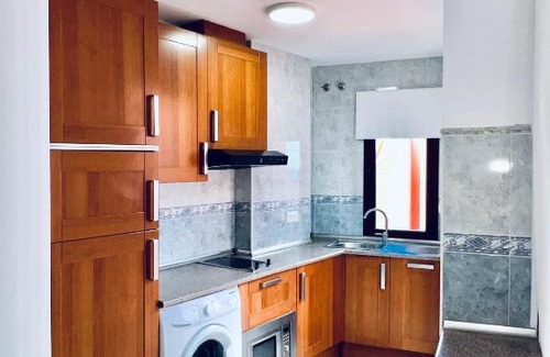 Puerto de la Duquesa Apartamento | Apartamento con piscina en plena playa