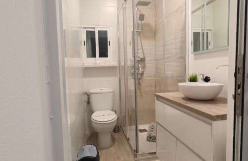 La Pineda Apartamento | APARTAMENTO FAMILIAR a 100 mts de la Playa Reformado 2025 con WIFI