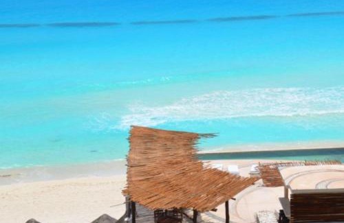 Alfredo V. Bonfil Apartamento | Apartamento Frente a la Playa Cancun Mexico