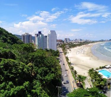 Morro do Maluf Apartamento | Apartamento frente para o Mar ,50 m da praia , ar condicionado todos quartos