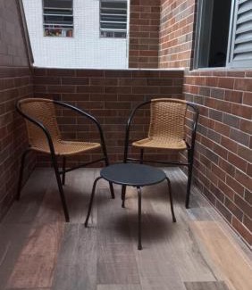 Embare Apartamento | Apartamento Frente Praia Embaré - Varanda Aconchegante - Pet Friendly
