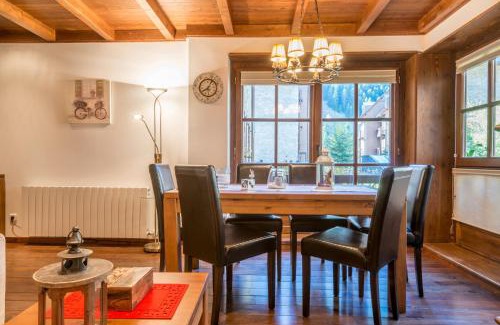 Baqueira Apartamento | Apartamento Garona by Totiaran