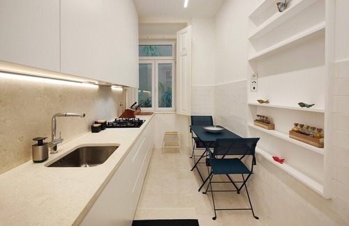 Sao Joao de Deus Apartamento | Apartamento Histórico com Muito Charme e Jardim, a 5m do Saldanha