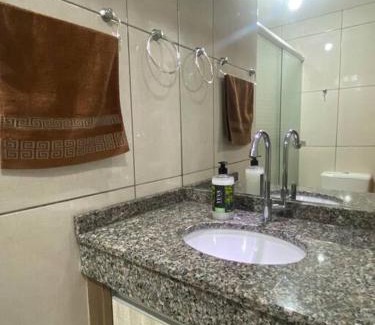 Jardim La Salle Apartamento | Apartamento Inteiro - 2 Quartos com AC - Wifi 300mb - Cozinha Completa - 1 Vaga de Garagem - TV Smart 50 - Sacada - Indicado para Grupos, Hospedes a Trabalho, Família e Pets