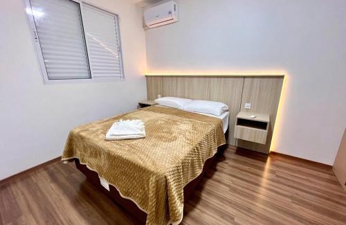 Vila Industrial Apartamento | Apartamento Inteiro - 2 Quartos com AC - Wifi 1000mb - Piscina - 1 Vaga de Garagem - Elevador - Sacada Gourmet - Indicado para Grupos, Hospedes a Trabalho, Família e Pets