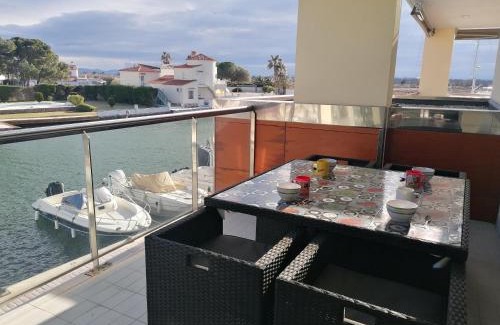 Santa Margarida Apartamento | Apartamento luminoso en Santa Margarita con terraza y piscina, cerca de la playa de la Rubina - ES-258-79