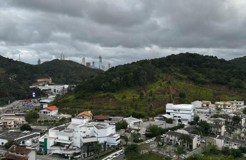 Itajai Apartamento | Apartamento na Praia Brava, 650m do mar, ao lado de Balneário Camboriú