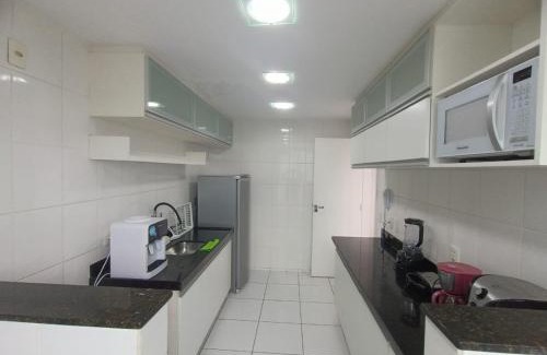 Muquicaba Apartamento | Apartamento Pé na Areia, Wi-Fi e Garagem Privativa início da Praia do Morro