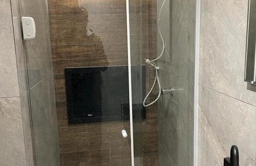 Bras Apartamento | Apartamento para pessoas de família ou a negócio, Ap Lindo aconchegante no Brás próximo igreja Mundial,mercado municipal, 25 de março, templo Salomão, metro Dom Pedro ll, bancos, mercado e etc