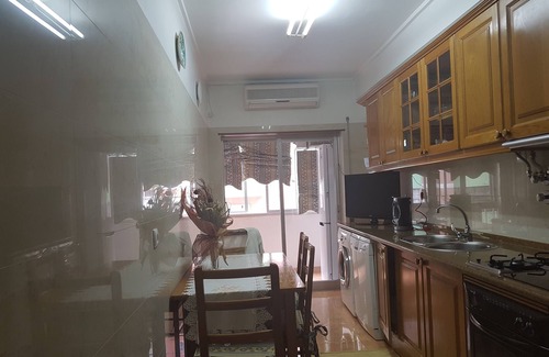 Pontinha Apartamento | Apartamento espaçoso mt confortável, metro praticamente á porta, Pontinha Lisboa