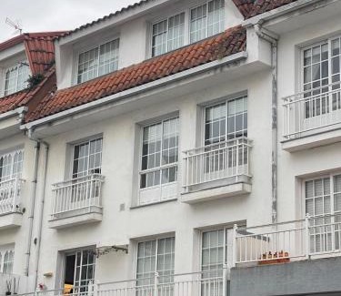 Mino Apartamento | Apartamento R14 en Miño con 2 dormitorios, salón-cocina, 1 baño y zona de lavandería, situado cerca de las playas