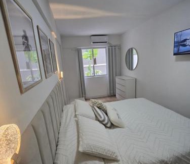 Barra Sul Apartamento | Apartamento Remodelado Novo a cuadra del mar,Patio privado parking para auto pequeño-medio