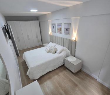 Barra Sul Apartamento | Apartamento Remodelado Novo a cuadra del mar,Patio privado parking para auto pequeño-medio