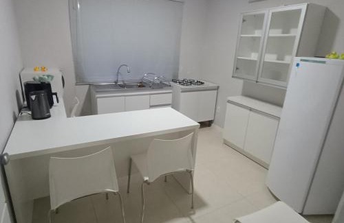 Avenida Apartamento | Apartamento térreo aconchegante com estacionamento na porta